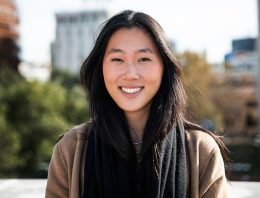 Marie, professeur d'anglais au collège et lycée à Saint-Nazaire